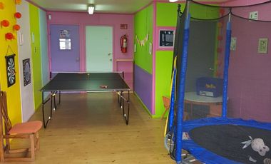 Amplia casa destino comercial a 3 cuadras de jumbo