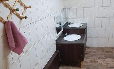 Amplia casa destino comercial a 3 cuadras de jumbo