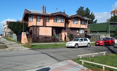 Amplia casa destino comercial a 3 cuadras de jumbo