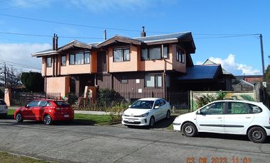 Amplia casa destino comercial a 3 cuadras de jumbo