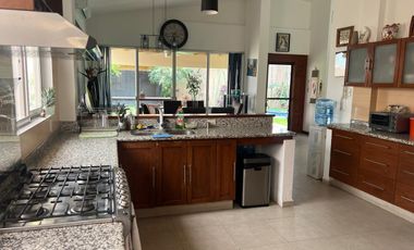 Disfruta a tu familia en esta preciosa casa en Cuernavaca! 3 recs, terraza y alberca privada. Simplemente lo mejor!