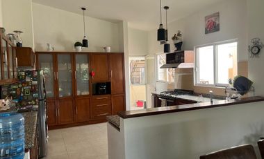 Disfruta a tu familia en esta preciosa casa en Cuernavaca! 3 recs, terraza y alberca privada. Simplemente lo mejor!