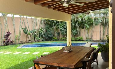 Disfruta a tu familia en esta preciosa casa en Cuernavaca! 3 recs, terraza y alberca privada. Simplemente lo mejor!