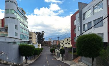 Dpto. 3 Dormit. 182 M2  Urb. Jardines del Batán