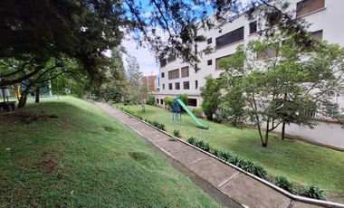 Dpto. 3 Dormit. 182 M2  Urb. Jardines del Batán