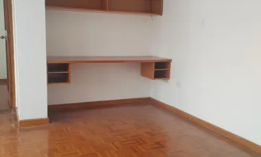 ARRIENDO DEPARTAMENTO DUPLEX EN LA PRIMAVERA - CUMBAYA