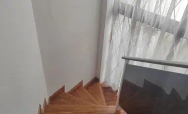 ARRIENDO DEPARTAMENTO DUPLEX EN LA PRIMAVERA - CUMBAYA