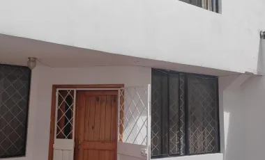 ARRIENDO DEPARTAMENTO DUPLEX EN LA PRIMAVERA - CUMBAYA