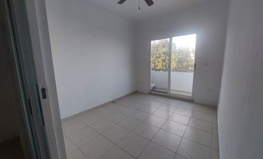 Casa en renta en Puerta de Hierro enfrente de parque de 4 habitaciones