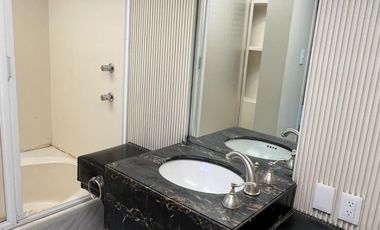 Espectacular CASA MODERNISTA EN RENTA,  en el corazón de Las Lomas de Chapultepec!. Propiedad única de lujo!!