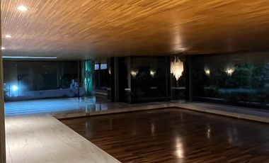 Espectacular CASA MODERNISTA EN RENTA,  en el corazón de Las Lomas de Chapultepec!. Propiedad única de lujo!!