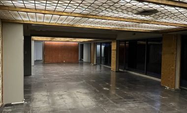Espectacular CASA MODERNISTA EN RENTA,  en el corazón de Las Lomas de Chapultepec!. Propiedad única de lujo!!