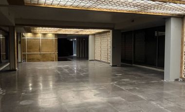 Espectacular CASA MODERNISTA EN RENTA,  en el corazón de Las Lomas de Chapultepec!. Propiedad única de lujo!!