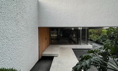 Espectacular CASA MODERNISTA EN RENTA,  en el corazón de Las Lomas de Chapultepec!. Propiedad única de lujo!!