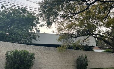 Espectacular CASA MODERNISTA EN RENTA,  en el corazón de Las Lomas de Chapultepec!. Propiedad única de lujo!!
