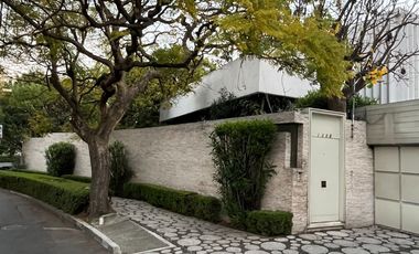 Espectacular CASA MODERNISTA EN RENTA,  en el corazón de Las Lomas de Chapultepec!. Propiedad única de lujo!!