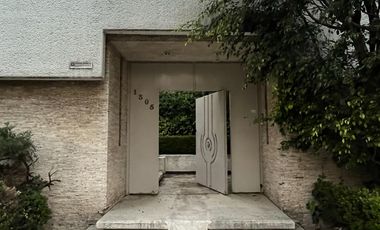 Espectacular CASA MODERNISTA EN RENTA,  en el corazón de Las Lomas de Chapultepec!. Propiedad única de lujo!!