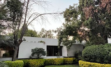 Espectacular CASA MODERNISTA EN RENTA,  en el corazón de Las Lomas de Chapultepec!. Propiedad única de lujo!!