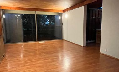 Espectacular CASA MODERNISTA EN RENTA,  en el corazón de Las Lomas de Chapultepec!. Propiedad única de lujo!!