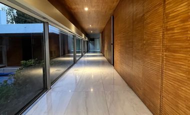 Espectacular CASA MODERNISTA EN RENTA,  en el corazón de Las Lomas de Chapultepec!. Propiedad única de lujo!!