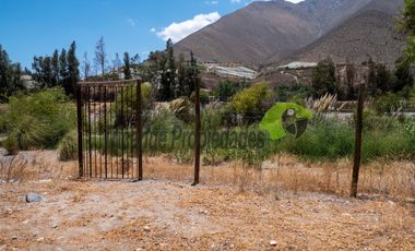 Venta de terreno  5.000 m2, orilla de rio y carretera, a 8 minutos de Vicuña. $110 millones