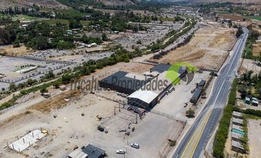 Venta de terreno  5.000 m2, orilla de rio y carretera, a 8 minutos de Vicuña. $110 millones