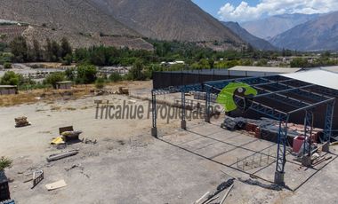 Venta de terreno  5.000 m2, orilla de rio y carretera, a 8 minutos de Vicuña. $110 millones