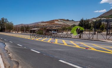 Venta de terreno  5.000 m2, orilla de rio y carretera, a 8 minutos de Vicuña. $110 millones