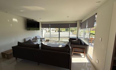 Departamento Amueblado en Renta en Zibatá, Querétaro con terraza y vista al campo de golf