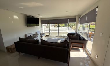 Departamento Amueblado en Renta en Zibatá, Querétaro con terraza y vista al campo de golf