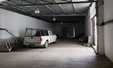 OFICINA EN RENTA AMUEBLADA CON BODEGA Y ESTACIONAMIENTO