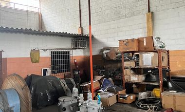 VENTA TERRENO 600m2 Bellavista Avda. Barcelona, frente al Parque lineal que da al Estero Salado, cerramiento por los 4 lados y  terreno-cubierto.