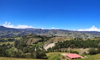 Gran terreno con Casa campestre en Zona Rural de Carmen de Carupa