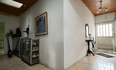 VENTA CASA A DOS CUADRAS DEL PARQUE PRINCIPAL DE VILLAMARIA CON OPCIÓN DE PERMUTA