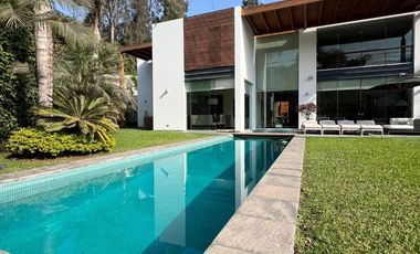 Venta de Linda casa enla Planicie a dos cuadras del colegio Villa Maria