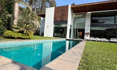 Venta de Linda casa enla Planicie a dos cuadras del colegio Villa Maria