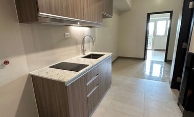 175k DP move in, 1 Bedroom for sale in Fort Bonifacio, Taguig City, Park McKinley West, beside BGC