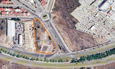 TERRENO COMERCIAL EN CIRCUITO UNIVERSIDADES, QUERETARO