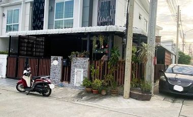 Corner Unit! Fully Extended!! For Sale: Corner Townhouse in Pruksa Prime, Bang Phlu MRT Station, 24 sq. wah. Excellent location, near MRT Purple Line,