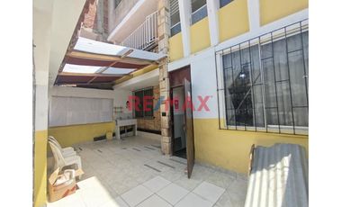 Venta De Casa De 3 Pisos En Urb. Piura // ID: 1125205