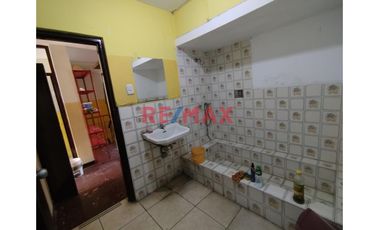Venta De Casa De 3 Pisos En Urb. Piura // ID: 1125205