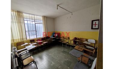 Venta De Casa De 3 Pisos En Urb. Piura // ID: 1125205