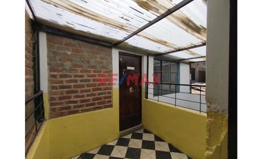 Venta De Casa De 3 Pisos En Urb. Piura // ID: 1125205