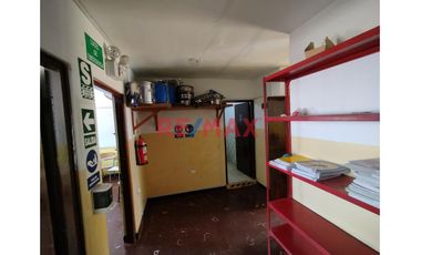 Venta De Casa De 3 Pisos En Urb. Piura // ID: 1125205
