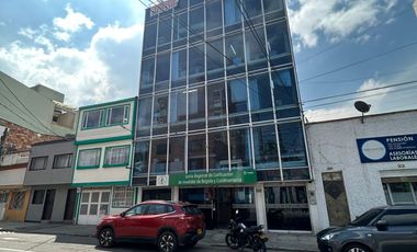 GRAN EDIFICIO COMERCIAL PARA GALERIAS en BOGOTÁ.