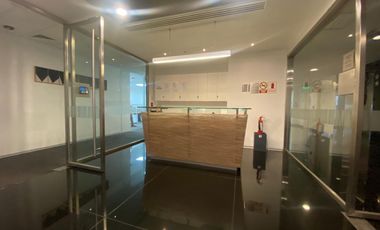 OFICINA EN VENTA EN MIRAFLORES VISTA EXTERNA CON AREAS COMUNES