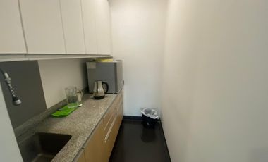 OFICINA EN VENTA EN MIRAFLORES VISTA EXTERNA CON AREAS COMUNES
