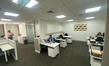 OFICINA EN VENTA EN MIRAFLORES VISTA EXTERNA CON AREAS COMUNES