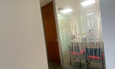 OFICINA EN VENTA EN MIRAFLORES VISTA EXTERNA CON AREAS COMUNES