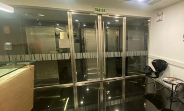 OFICINA EN VENTA EN MIRAFLORES VISTA EXTERNA CON AREAS COMUNES